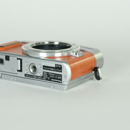 Panasonic LUMIX DC-GF90 ボディ オレンジ