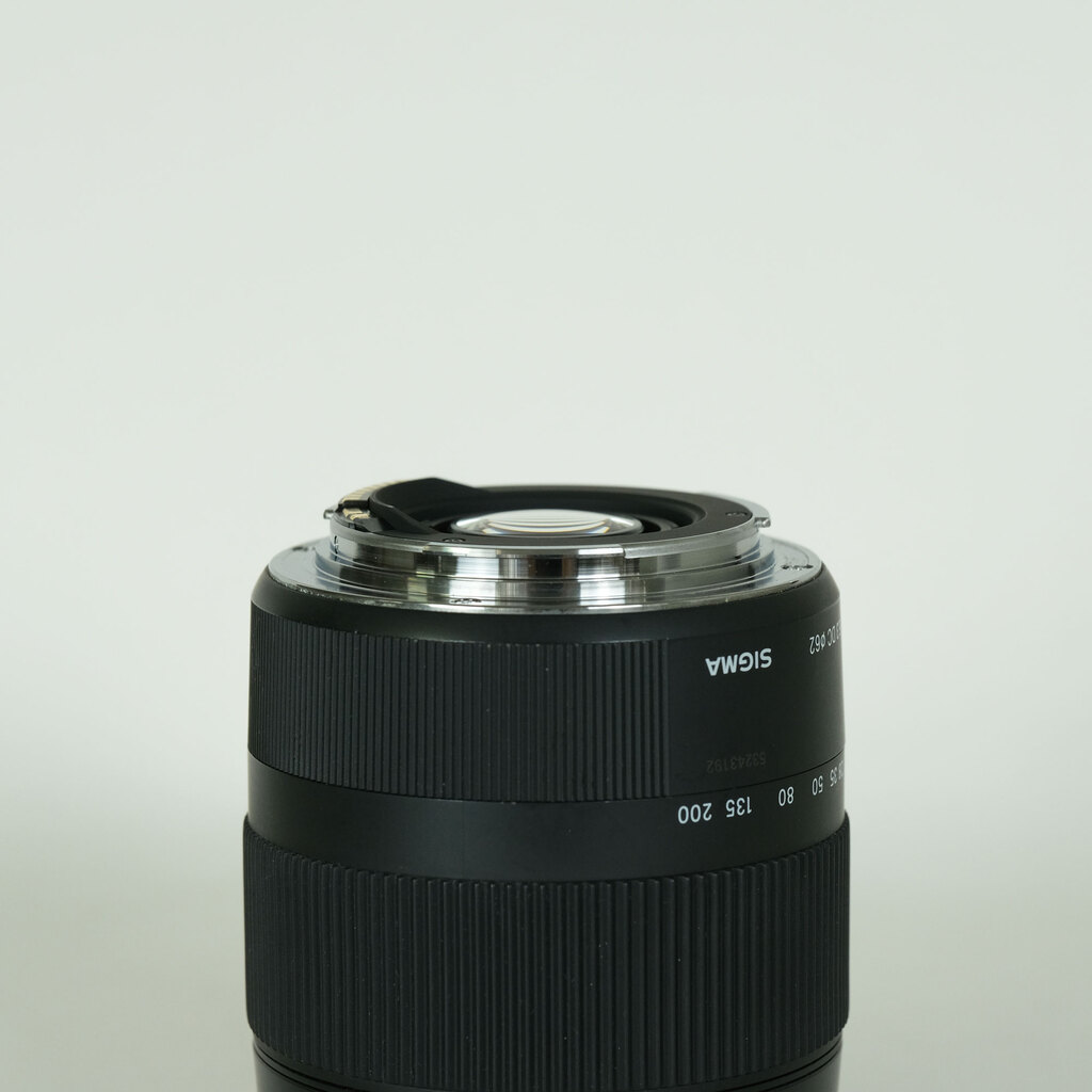 SIGMA 18-200mm F3.5-6.3 DC MACRO OS HSM｜Contemporary [キヤノンEF用]