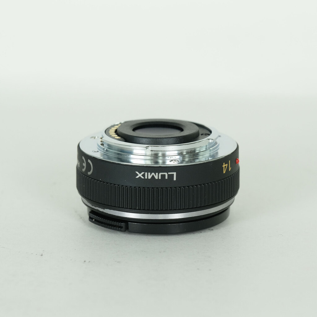さ様✨Panasonic LUMIX 単焦点レンズ 14ｍｍ H-H014 Panasonic LUMIX G 14mm F2.5 ASPH. H-H014の出品 | ONE SCENE（ワン