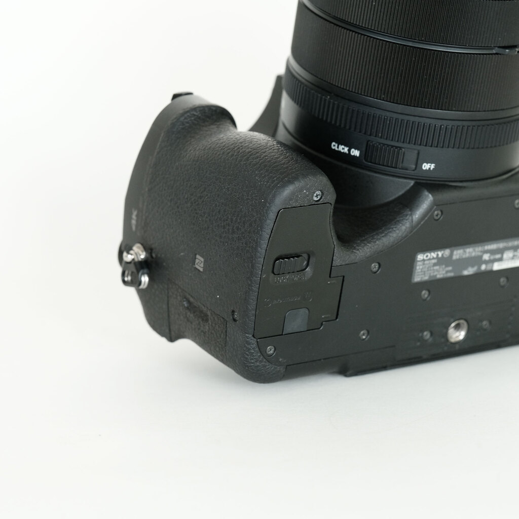 SONY Cyber-shot DSC-RX10M4