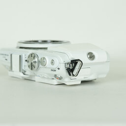 OLYMPUS PEN Lite E-PL6 ボディ ホワイト