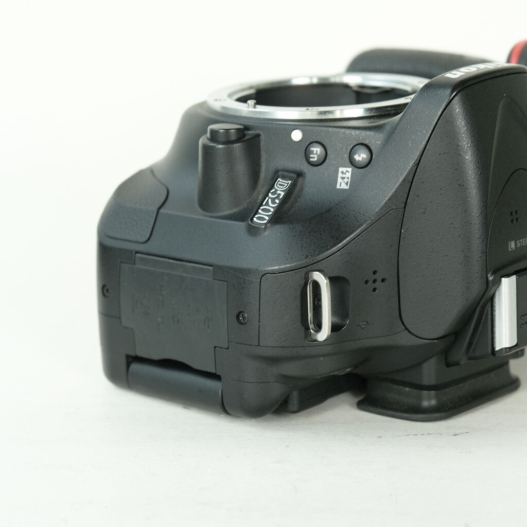 Nikon D5200 ボディ ブラックの出品 | ONE SCENE（ワンシーン）