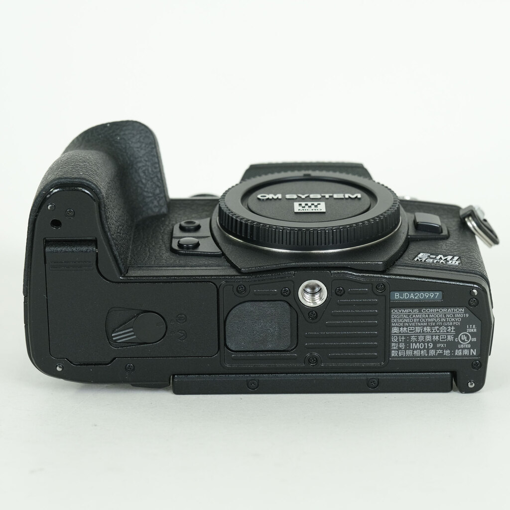 OLYMPUS OM-D E-M1 Mark III