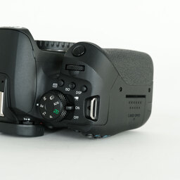 Canon EOS Kiss X10i