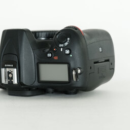 Nikon D7200 バッテリーパックキット