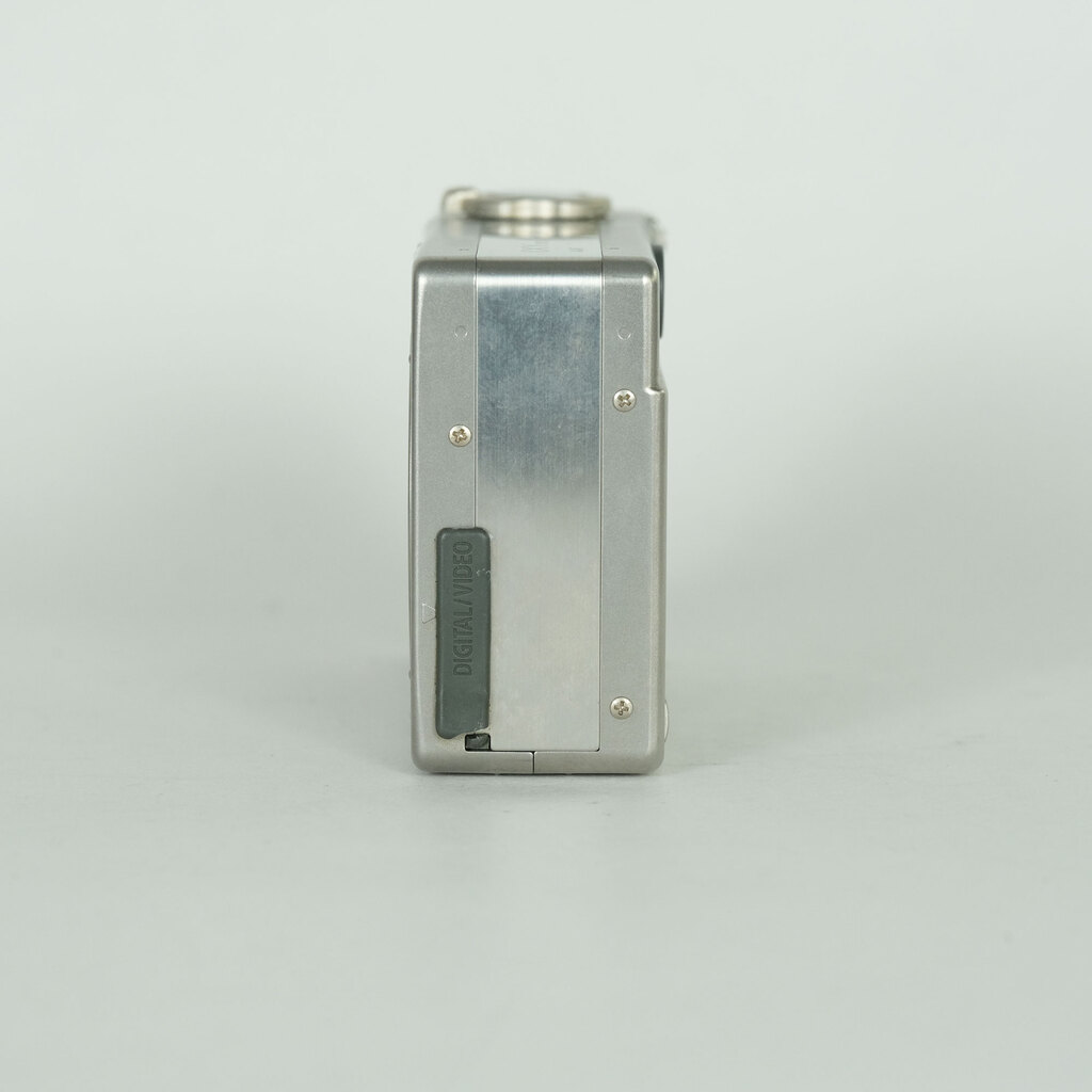 Canon IXY DIGITAL 200