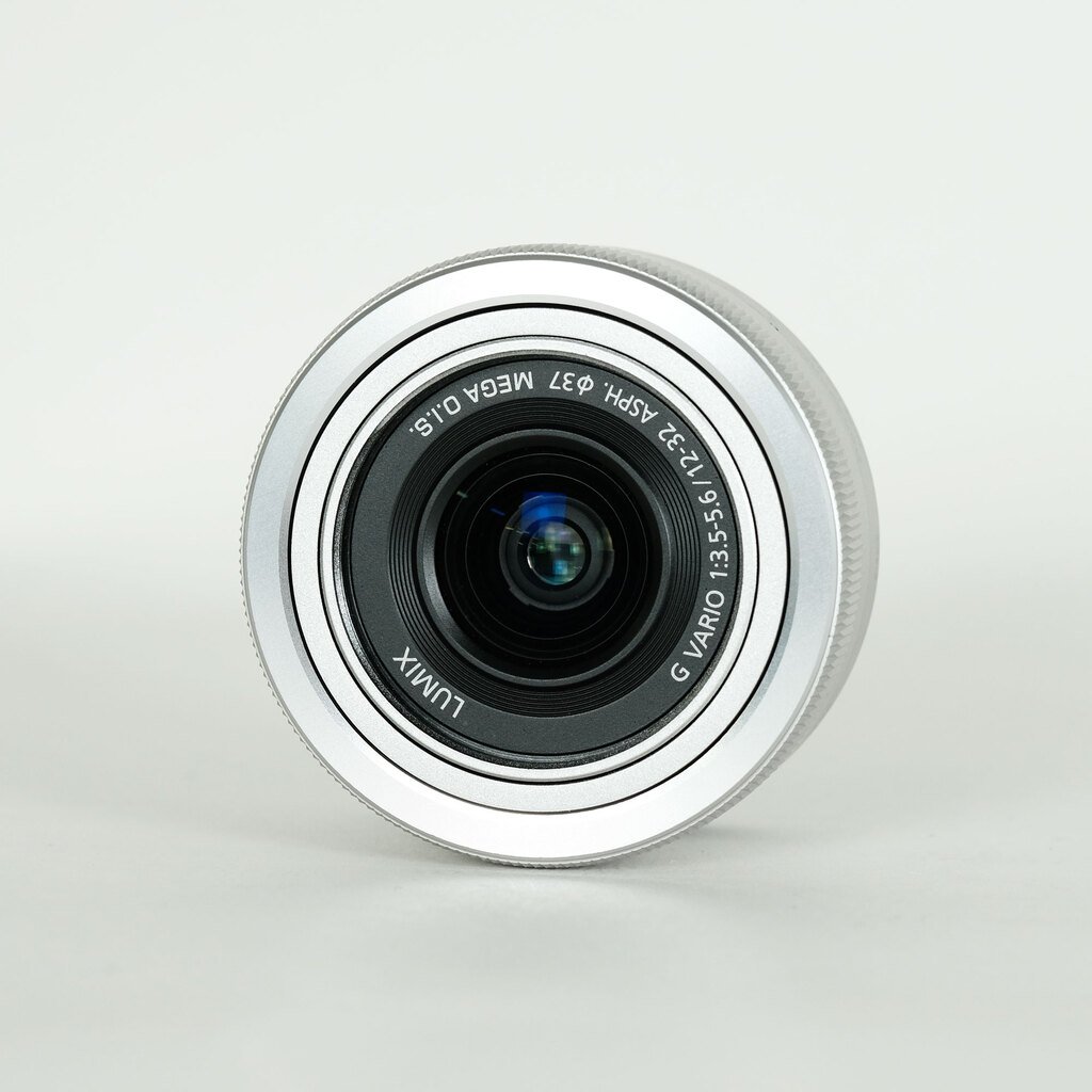 Panasonic LUMIX G VARIO 12-32mm / F3.5-5.6 ASPH. / MEGA O.I.S.