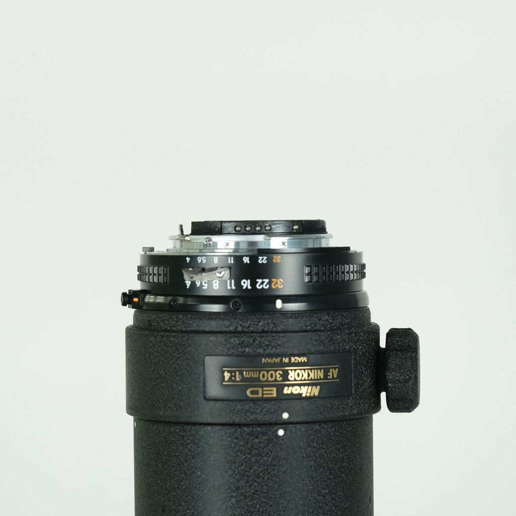 Nikon AF NIKKOR 300mm F4 ED IFの出品 | ONE SCENE（ワンシーン）