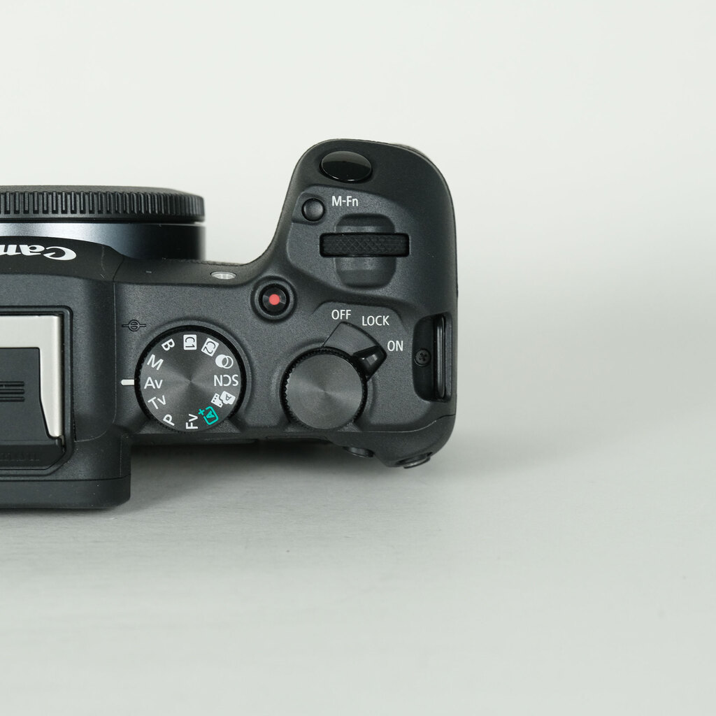 Canon EOS R8 Canon EOS R8
