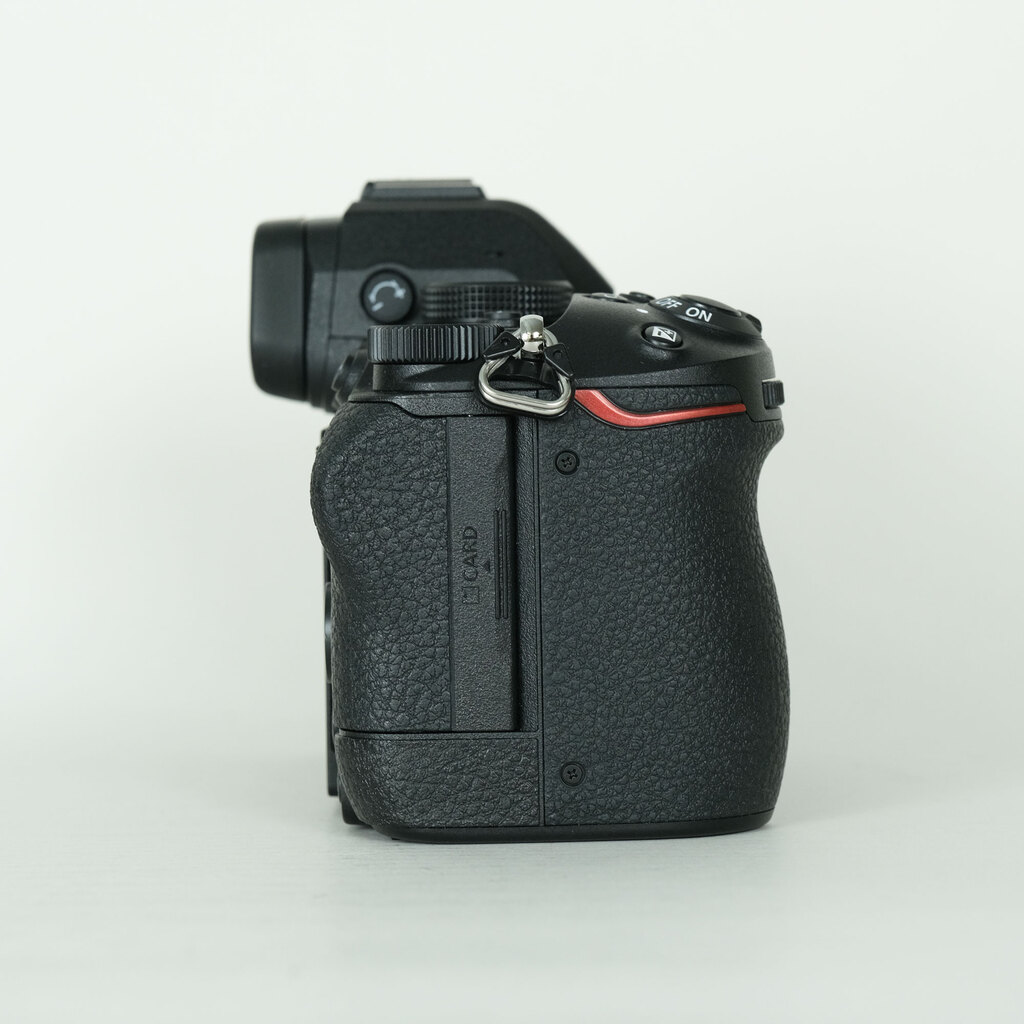 Nikon Z5II [�{�f�B]