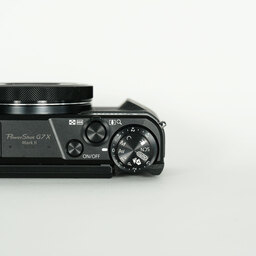 Canon PowerShot G7X Mark II