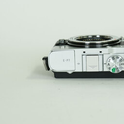 OLYMPUS PEN E-P7