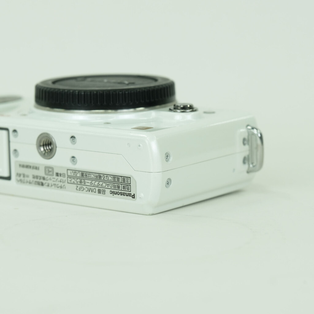 Panasonic LUMIX DMC-GF2-K ボディ ホワイト Panasonic LUMIX DMC-GF2-K ボディ ホワイト