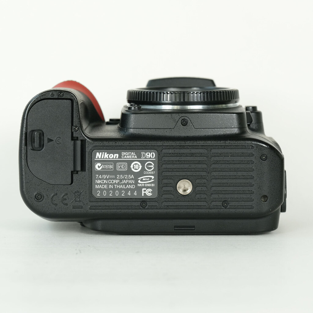 Nikon D90 ボディの出品 | ONE SCENE（ワンシーン）