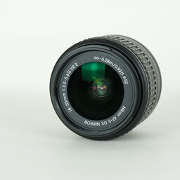Nikon AF-S DX NIKKOR 18-55mm f3.5-5.6G VR II