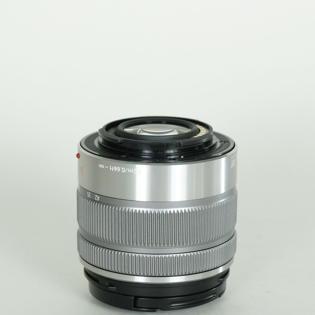 Panasonic LUMIX G VARIO 14-42mm F3.5-5.6II ASPH. MEGA O.I.S.  シルバー    H-FS1442A-S
