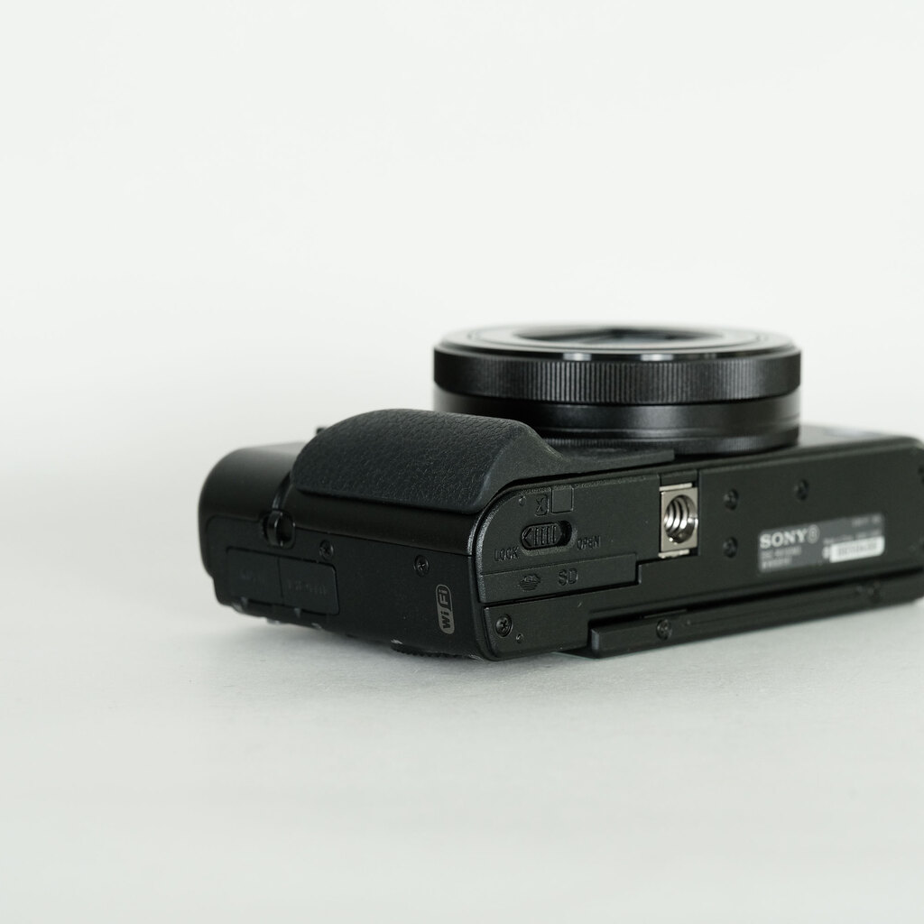 SONY Cyber-shot DSC-RX100M3