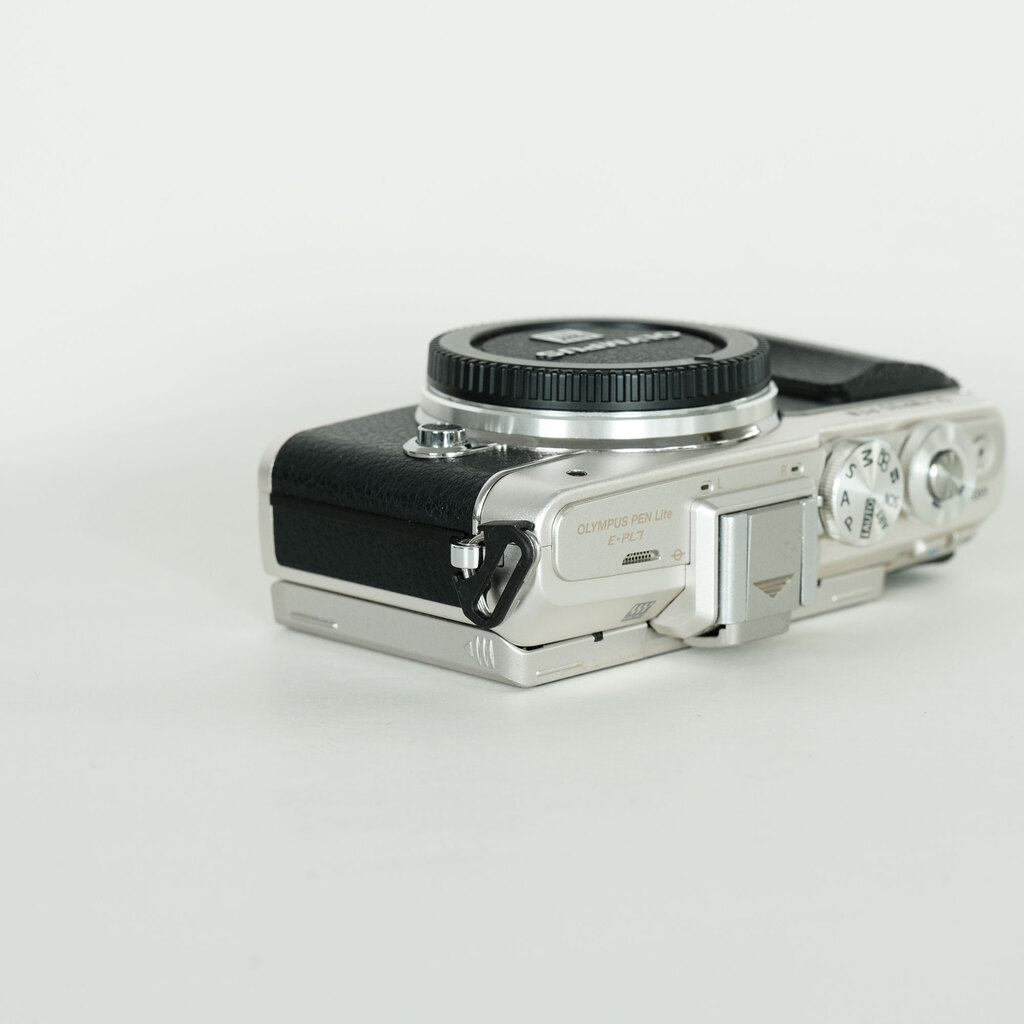 OLYMPUS PEN Lite E-PL7 ボディ シルバー