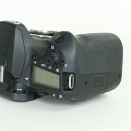 Canon EOS 90D