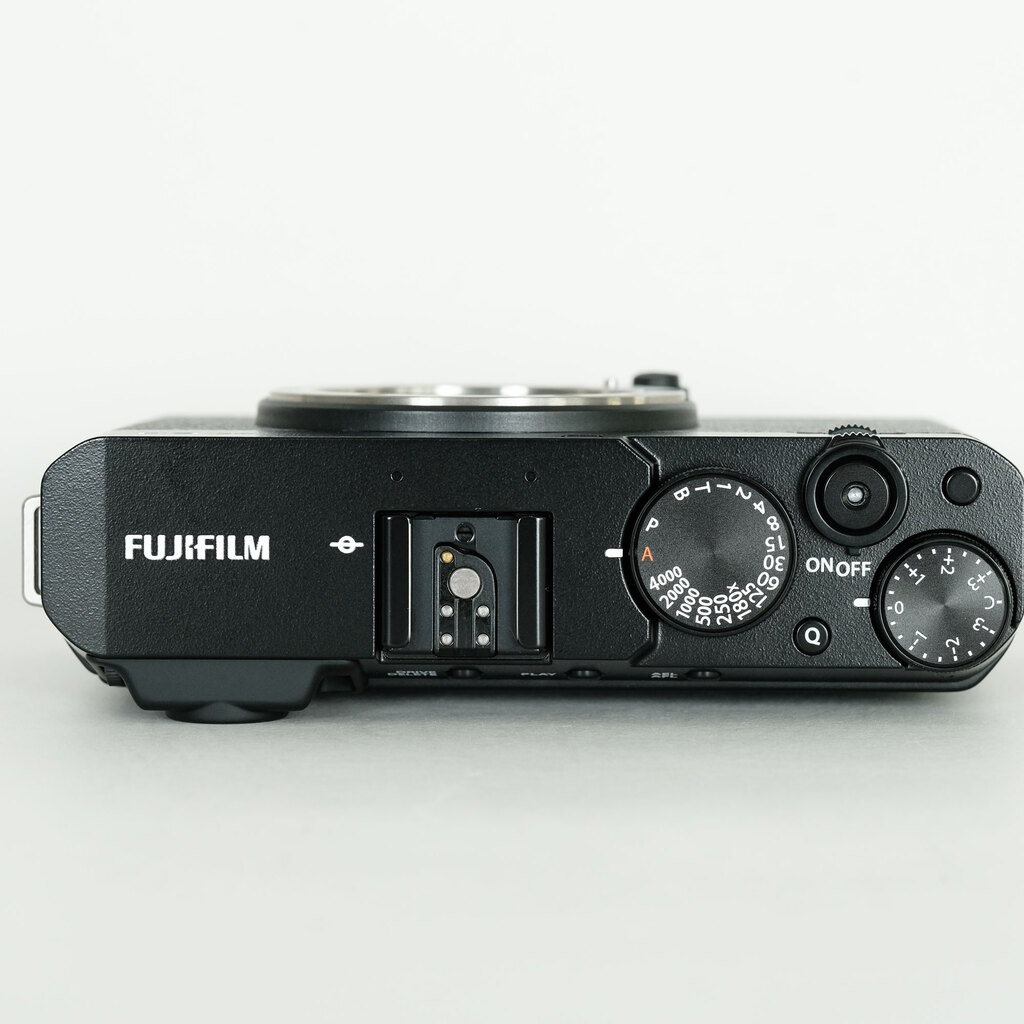 FUJIFILM X-E4