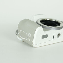Canon EOS Kiss M2