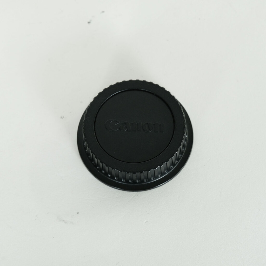 Canon EF-S18-135mm F3.5-5.6 IS USM