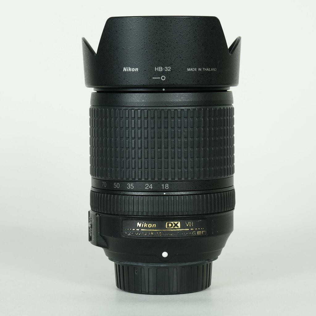 Nikon AF-S DX NIKKOR 18-140mm F3.5-5.6G ED VR Nikon AF-S DX NIKKOR 18-140mm F3.5-5.6G ED VR
