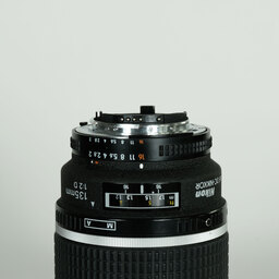 Nikon Ai AF DC-Nikkor 135mm F2D