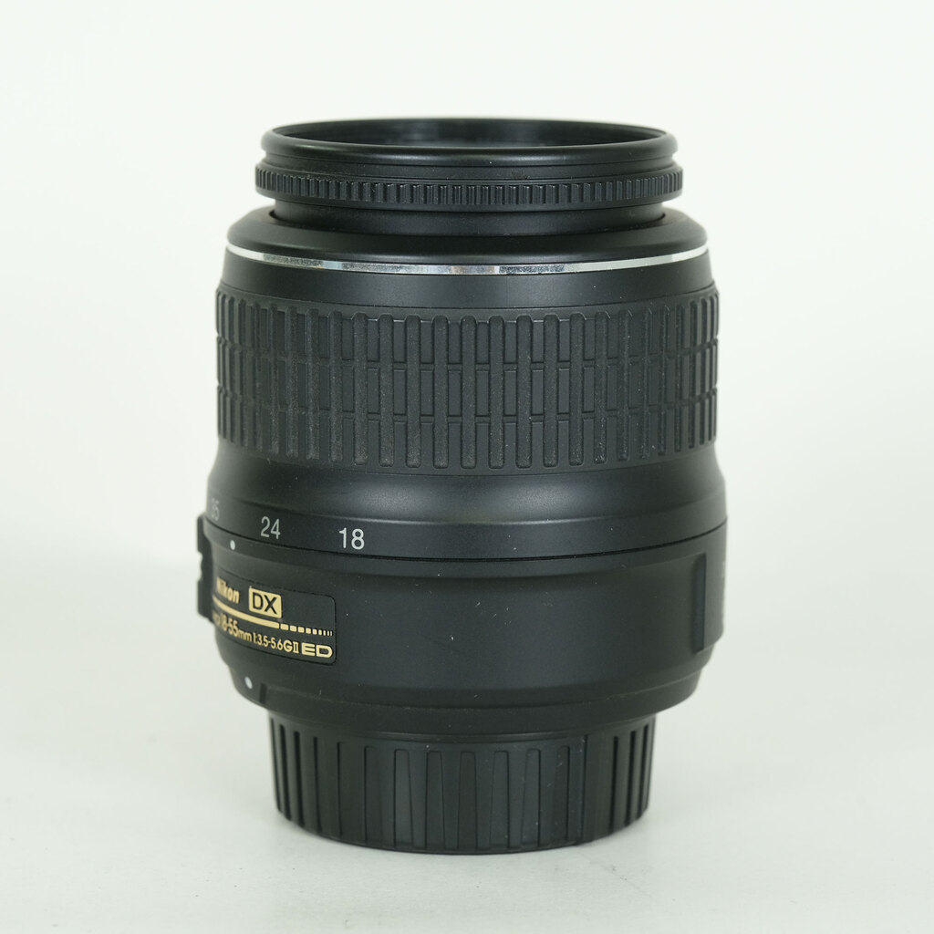 Nikon AF-S DX Zoom-Nikkor 18-55mm F3.5-5.6G ED II ブラック Nikon AF-S DX Zoom-Nikkor 18-55mm F3.5-5.6G ED II ブラック