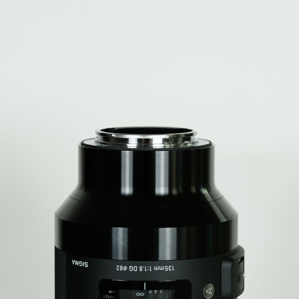 SIGMA Art 135mm F1.8 DG HSM (ソニーE用)の出品 | ONE SCENE（ワン