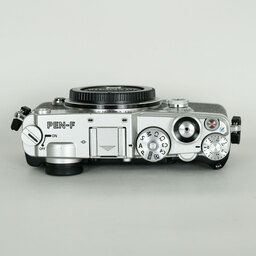 OLYMPUS PEN-F