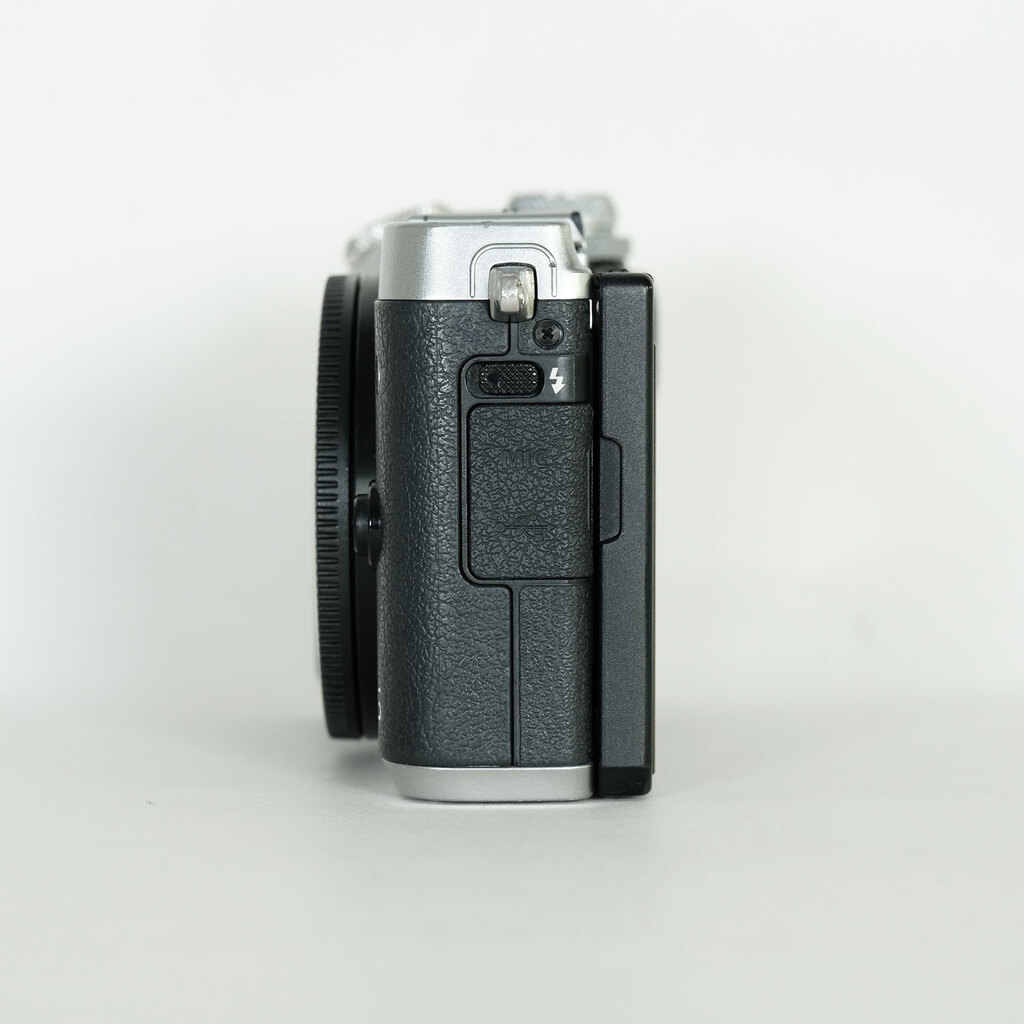 Canon EOS M6 Canon EOS M6