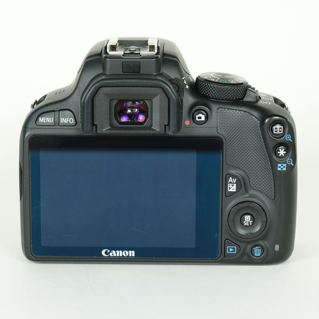 Canon EOS Kiss X7