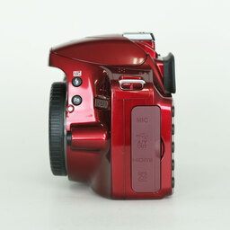Nikon D3200ボディ レッド