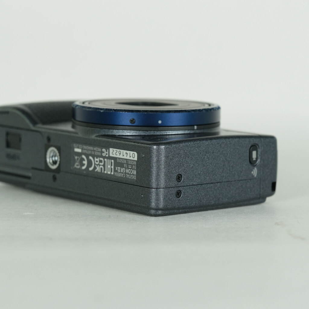 RICOH GR IIIx Urban Editionの出品 | ONE SCENE（ワンシーン）