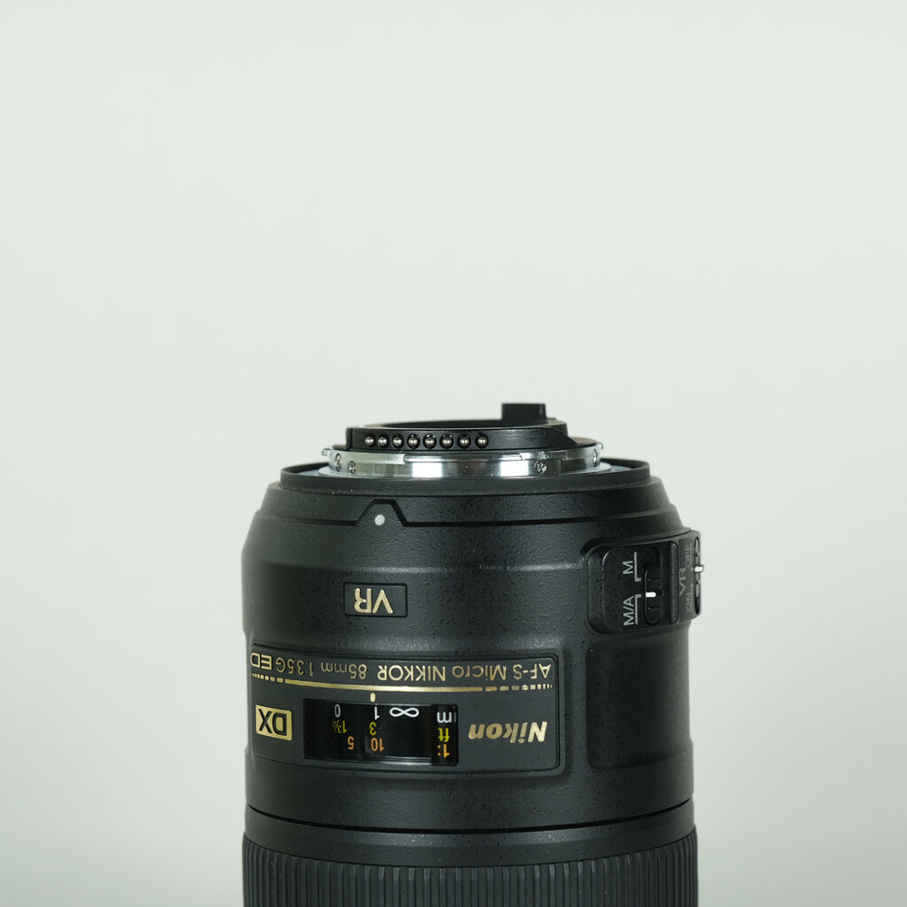 Nikon AF-S DX Micro NIKKOR 85mm F3.5G ED VRの出品 | ONE SCENE