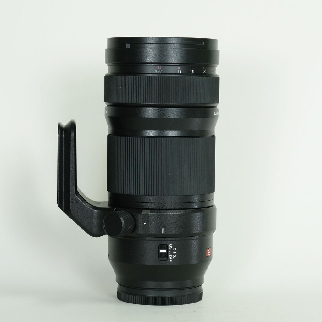Panasonic LUMIX S PRO 70-200mm F4 O.I.S. Panasonic LUMIX S PRO 70-200mm F4 O.I.S.