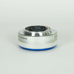 OLYMPUS M.ZUIKO DIGITAL 17mm F2.8 シルバー