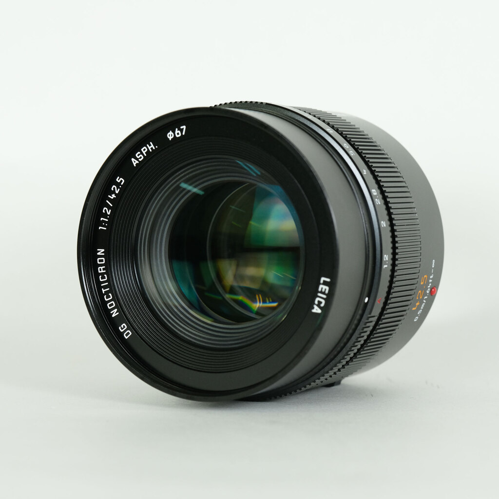 Panasonic LEICA DG NOCTICRON 42.5mm / F1.2 ASPH. / POWER O.I.S. Panasonic LEICA DG NOCTICRON 42.5mm / F1.2 ASPH. / POWER O.I.S.