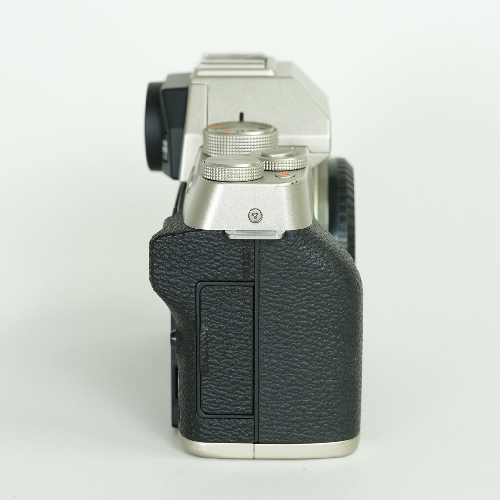 FUJIFILM X-T200 ボディ シャンパンゴールド