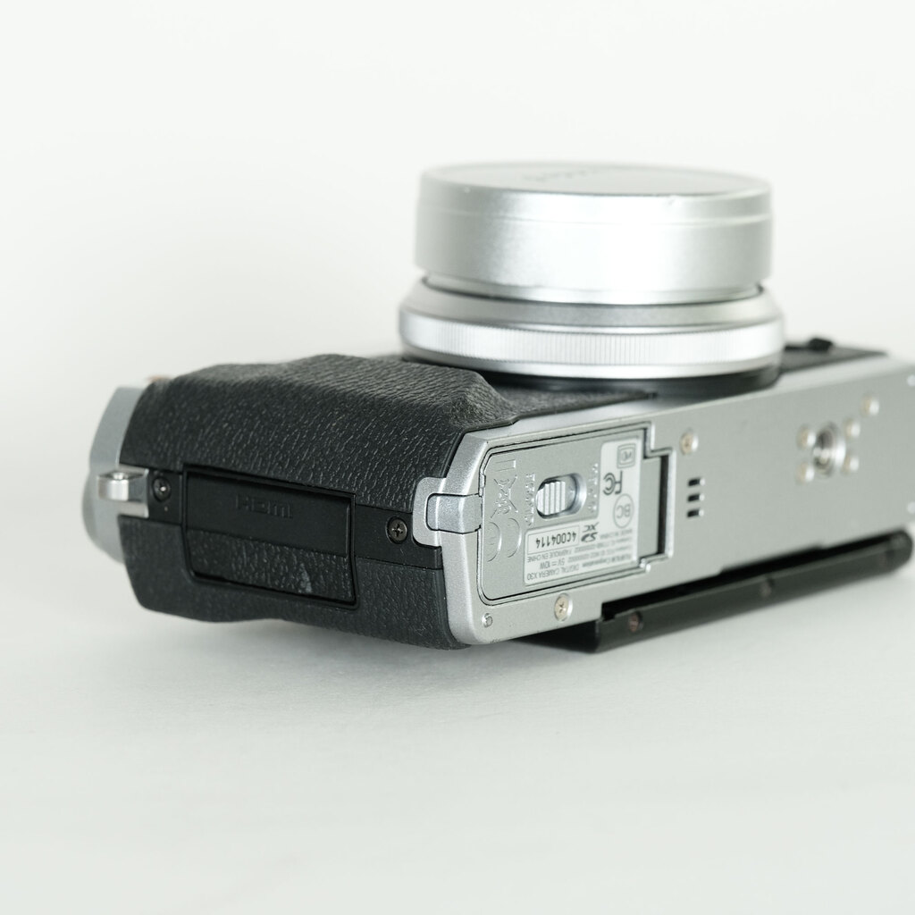 FUJIFILM X30 シルバー FUJIFILM X30 シルバー