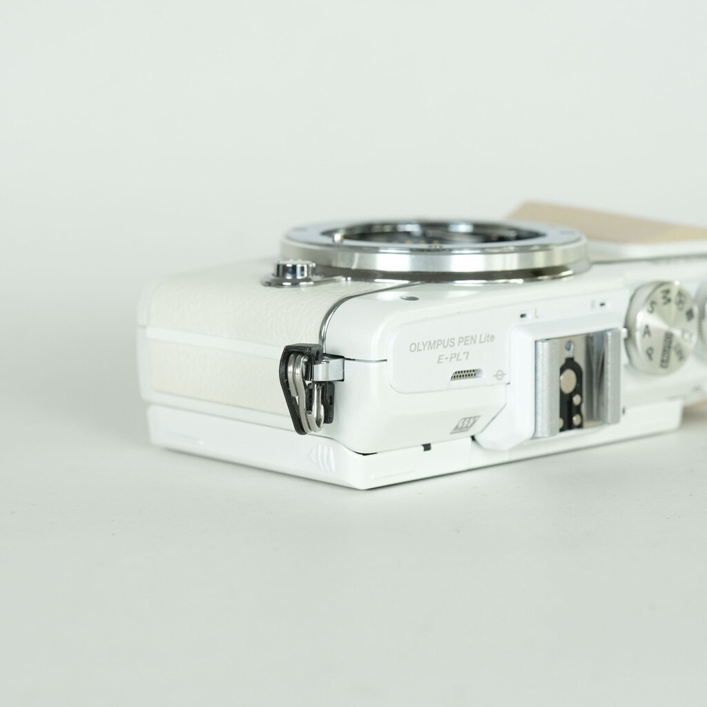 OLYMPUS PEN Lite E-PL7 ボディ ホワイト OLYMPUS PEN Lite E-PL7 ボディ ホワイト