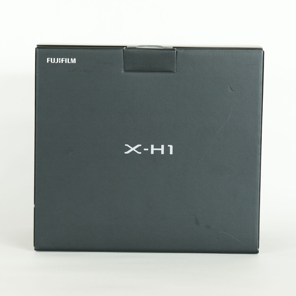 FUJIFILM X-H1の出品 | ONE SCENE（ワンシーン）