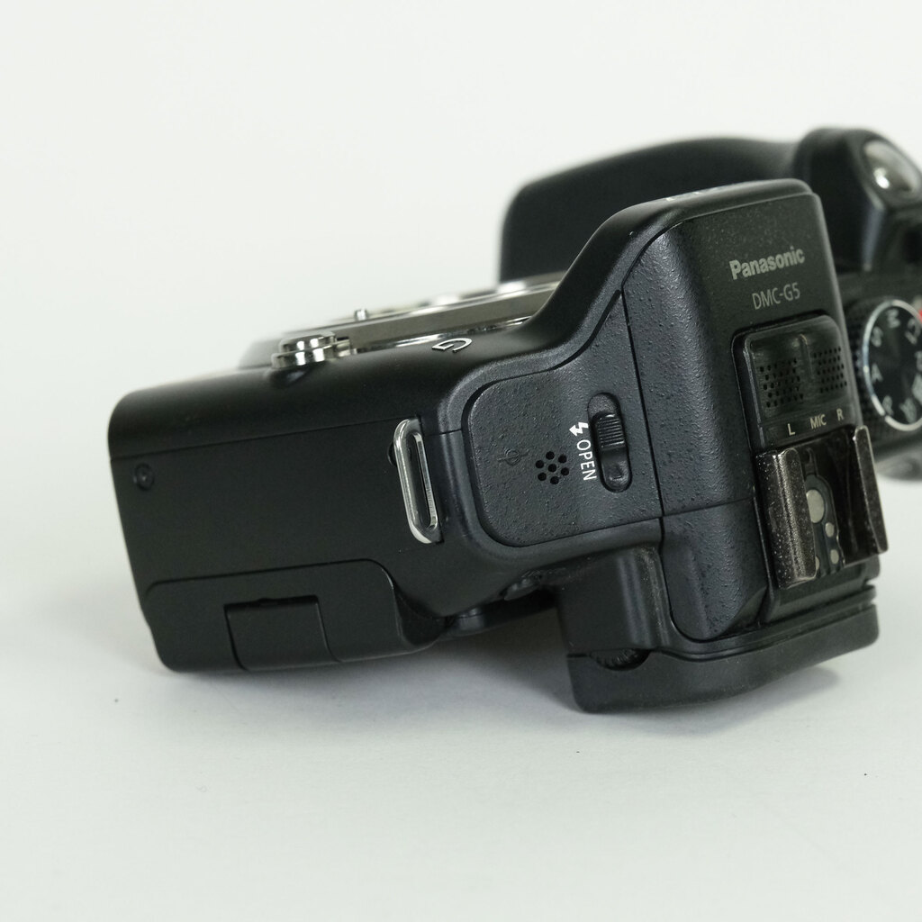 Panasonic LUMIX DMC-G5-K ボディ エスプリブラック