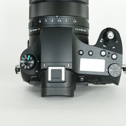 SONY Cyber-shot DSC-RX10M4