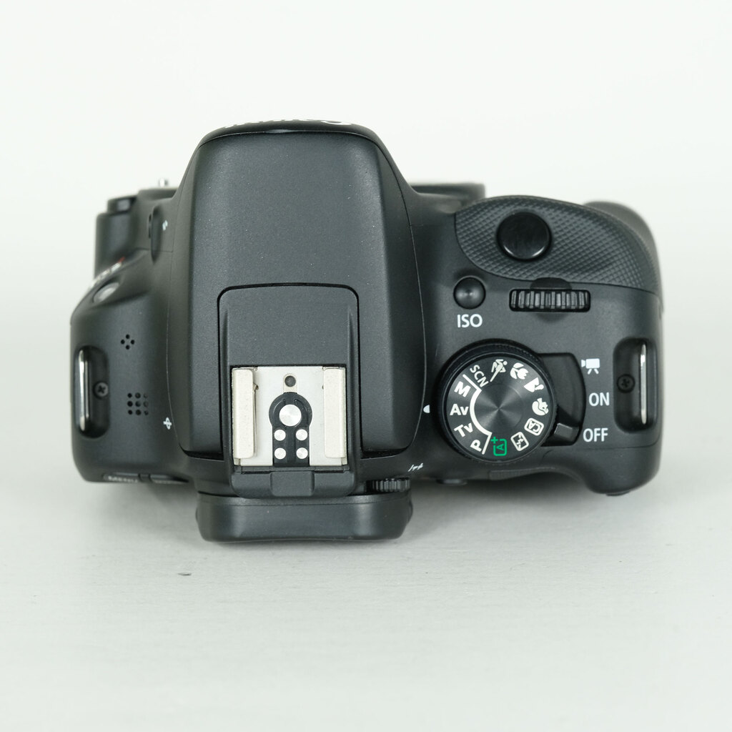 Canon EOS Kiss X7