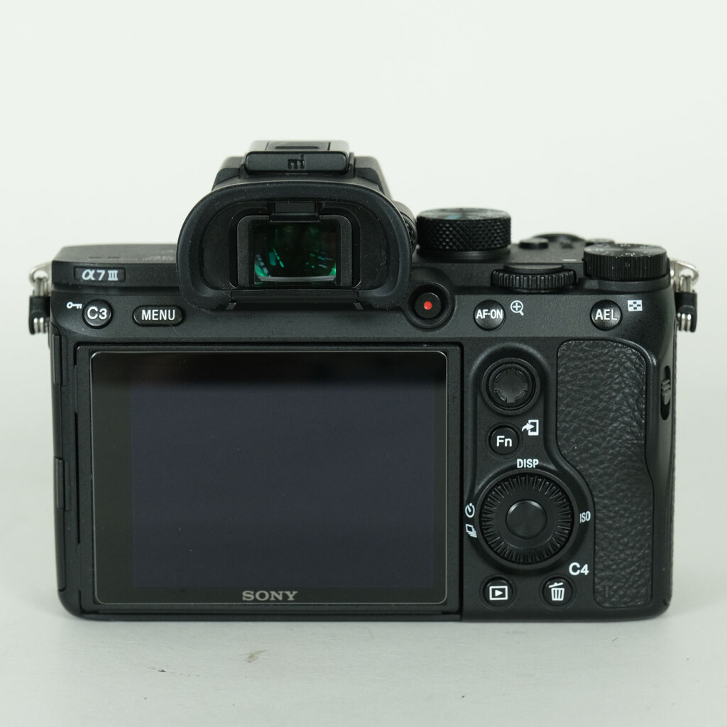 SONY α7 III（ILCE-7M3）の出品 | ONE SCENE（ワンシーン）