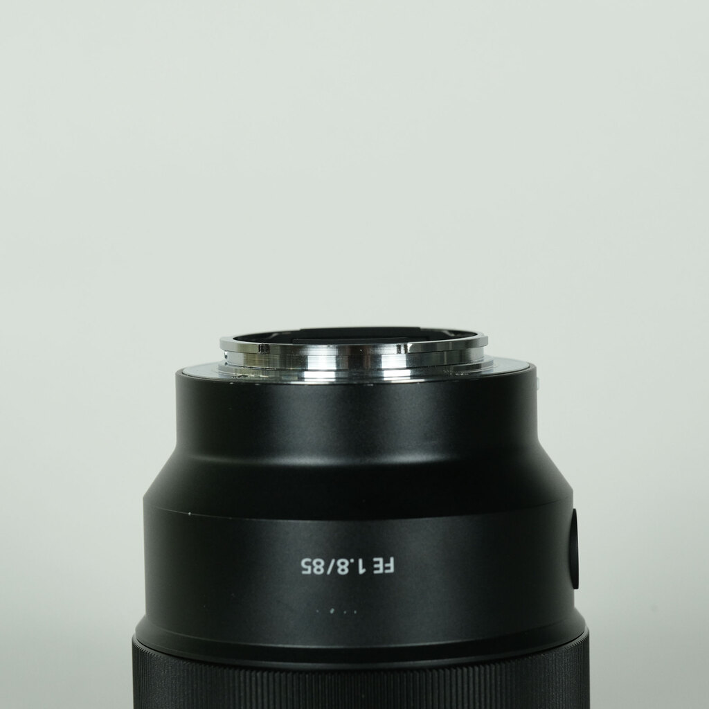 SONY FE 85mm F1.8 SEL85F18の出品 | ONE SCENE（ワンシーン）