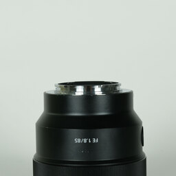 SONY FE 85mm F1.8 SEL85F18 SONY FE 85mm F1.8 SEL85F18