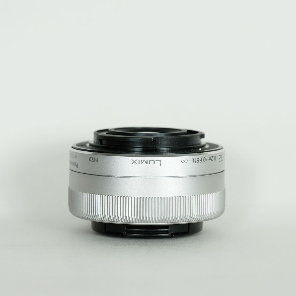 Panasonic LUMIX G VARIO 12-32mm / F3.5-5.6 ASPH. / MEGA O.I.S.